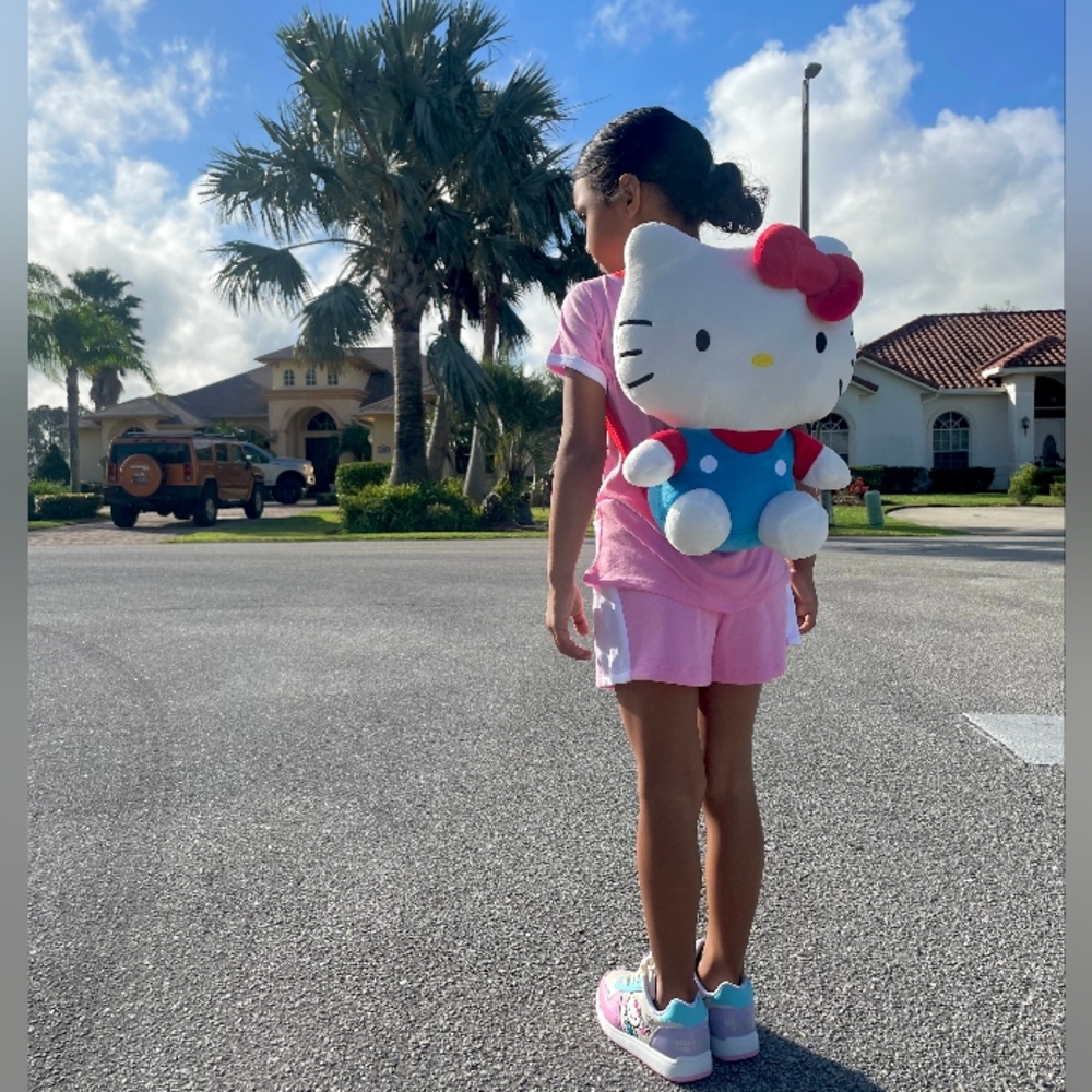 Hello Kitty 😻💖 Big Red Bow 15" Plush Backpack NWT - Picture 2 of 10